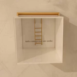 ACRÍLICO TUDO COMEÇA COM UM SONHO